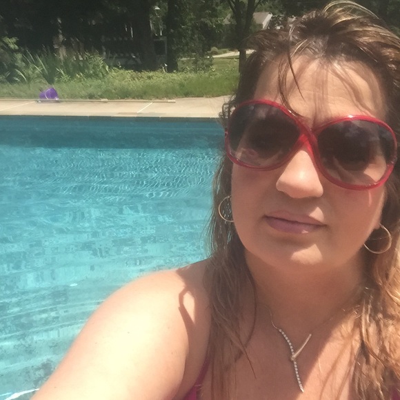 Meet your Posher, Alexandra - Picture 3 of 7